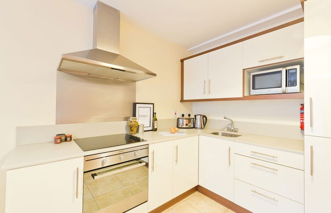 Broc House Suites - Photo 25