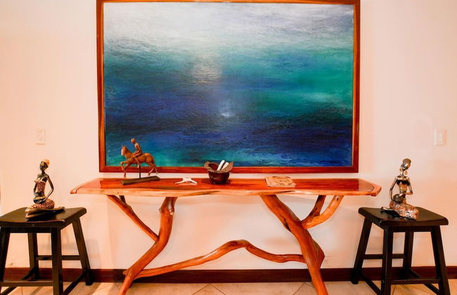 Fifth-Floor Condo with Breathtaking Ocean Views, Stylish Interior & Prime Location Near Flamingo Beach - Foto 40