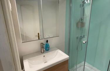 Two Bedroom Apartment in Málaga Center with Views - Photo 9