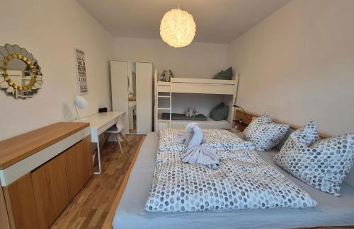Chemnitz Saxonia HomeDeLuxe Hochwertige 50qm 2-Zimmer-Ferienwohnung mit privaten Kfz Parkplatz Stellplatz mit MWSt-Rechnung mit XXL Hülsta Bett & Etagenbett mit InternetFlatrate - Ideal für Familien, Paare, Kulturinteressierte & Geschäftsreisende! - Foto 10