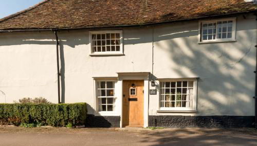 Miller Cottage a luxury 1550's cottage in the Historic centre of Saffron Walden - Foto 1