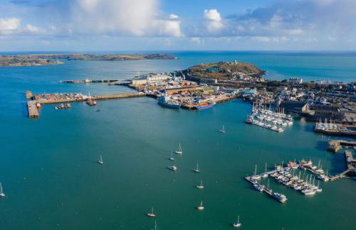 Skydeck at The Liner – Stylish 2-Bed / 2-Bath Top Floor with Panoramic Sea Views - Foto 38