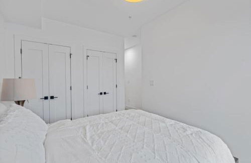 Capitol View 2 DC Townhouse Condo with Private Backyard and Garage Parking - Foto 9