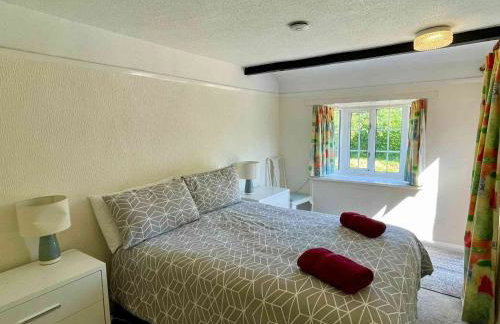 Waterside Cottage - Sleeps 11 on Grand Union Canal - Photo 12