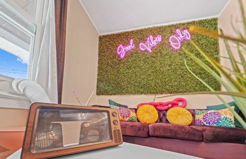 Comfort, Fun, and Retro Retreat - Foto 33