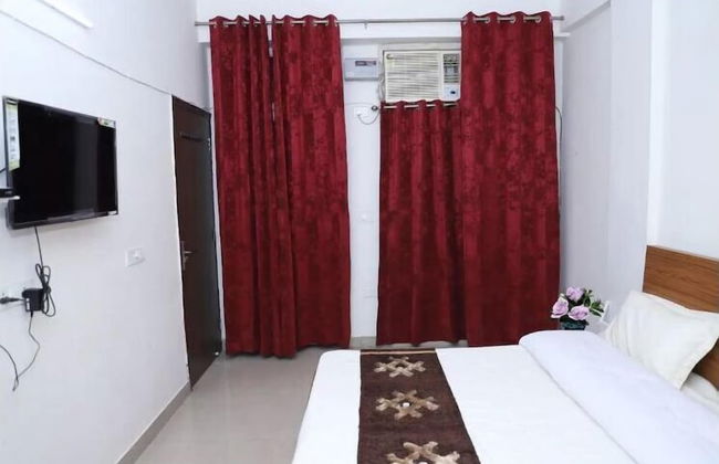 Shree Jee Dham - Photo 1