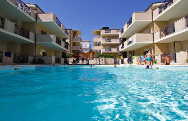 Green Bay Village - Photo 9