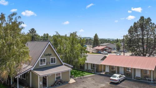 Birch Glen Hotel - Photo 1