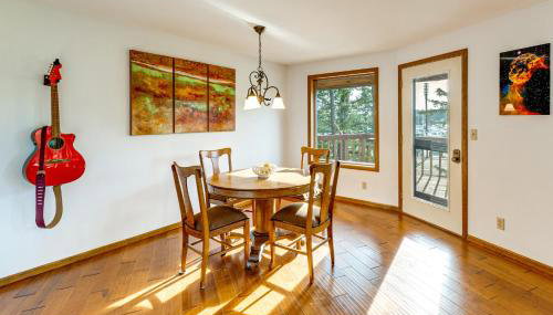 Serene La Conner Retreat with Fireplace and Deck! - Foto 5