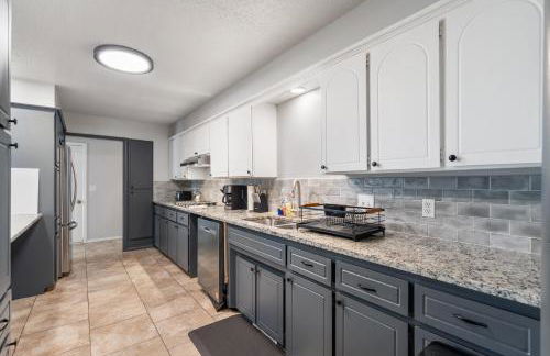 Spacious 8BR Modern Retreat Pool Table RV - Foto 6