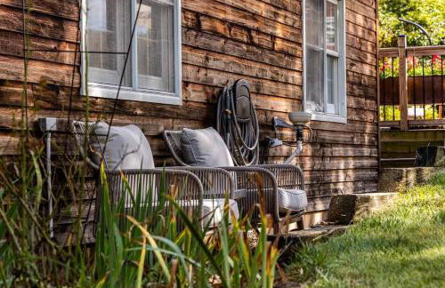 Historic Cottage Retreat-IG Cowboy Pool-Hot Tub - Photo 46