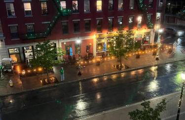 West Market Square View, Historic Hotel DTWN, King Bed, Room # 401 - Foto 5