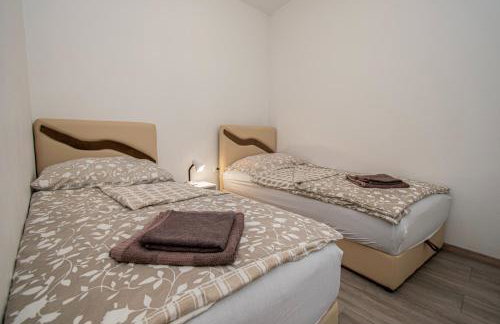 Villa Marsel with Pool & Jacuzzi by Istrabook - Foto 30