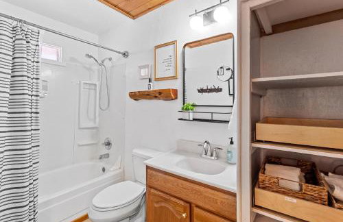 Cozy Cabin in Heber with a deck, fireplace and pet friendly - Foto 20