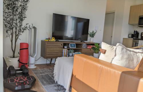 A premier smart condo with parking - Foto 11