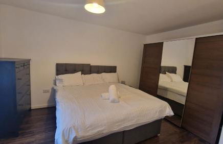 BrumStay - 4 Bedrooms TownHouse sleeps 6 with Driveway Parking and Garden - Foto 13