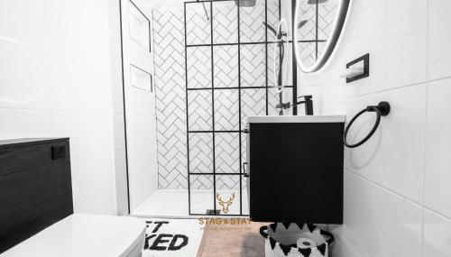 Stag & Stay- Waterlillie - Contractor friendly, Fast WiFi - Foto 5, Shower