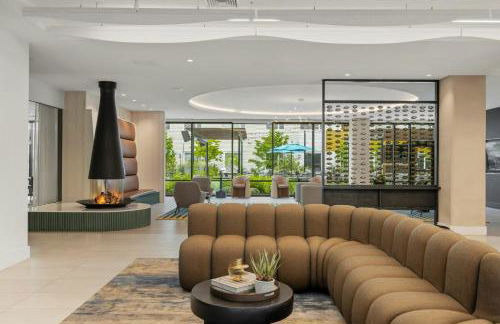 Hyatus Luxury Residences Boston Everett Premier Collection - Photo 5