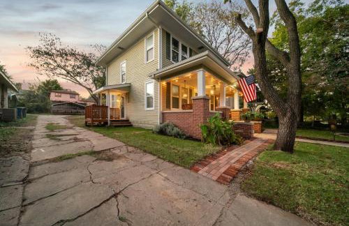 Hottub, Pool Table, Basketball, Firepit, Sleeps 8 - Photo 78