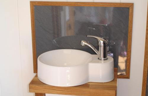 Honeysuckle hut - Photo 10