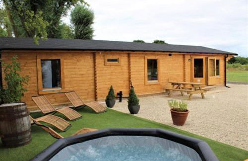 Stunning 5-Bed Cabin in Ashton Under Hill - Foto 14