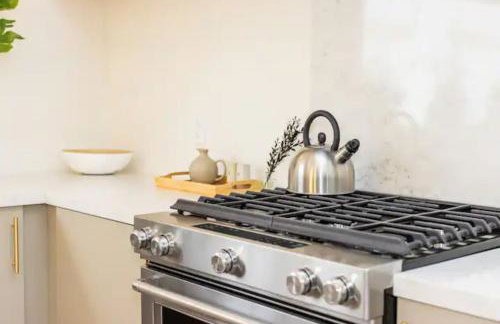 Bright, Spacious 4 BD in the Heart of Little Italy - Foto 11