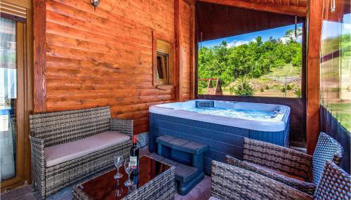 Amazing Home In Perusic With Sauna - Photo 2