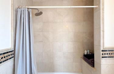 Family-Friendly 4 Bed 3 Bath Downtown Delight - Foto 24