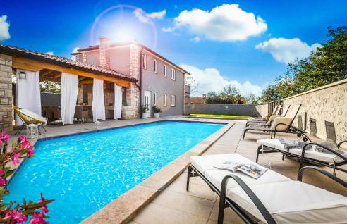 Amazing Home In Mihatovici - Foto 1