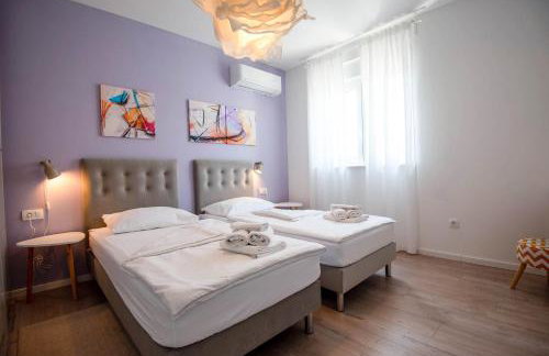 Villa Lumaka Sun - Amazing Home In Brodarica with 4 Bedrooms, Wifi, Outdoor Swimming Pool and Heated Swimming Pool - Photo 5