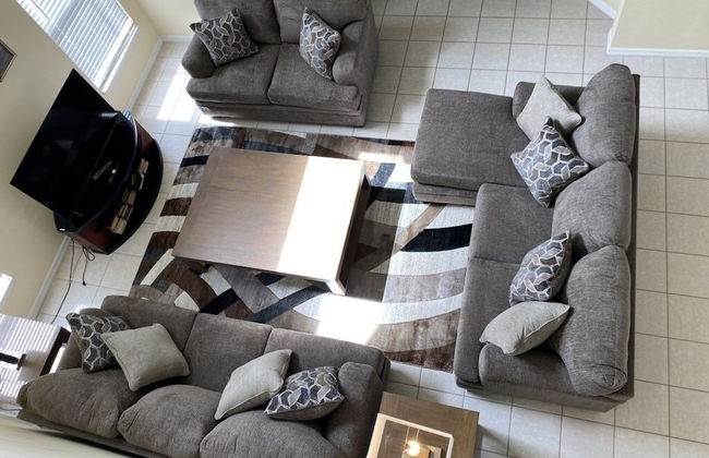 Family Ready In Gated Community Near Attractions 5 Bedroom Villa by RedAwning - Foto 13