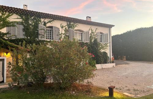 Grande Villa Provençale avec Piscine Privée à Gémenos - Foto 6