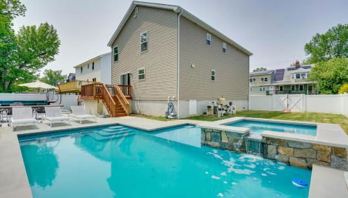 Gorgeous Keansburg Home with Pool Walk to Beach! - Foto 2