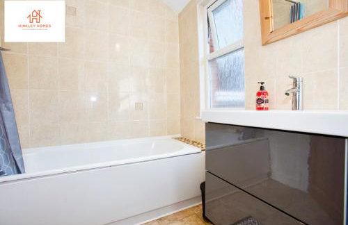 Spacious 6-Bedroom House with Parking in Bridgwater Ideal for Contractors & Group Stays - Foto 48