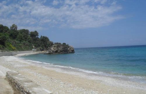 Kamari Guesthouse - Photo 15