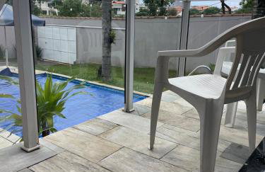Casa com Piscina, Churrasqueira e Quartos amplos - Foto 15