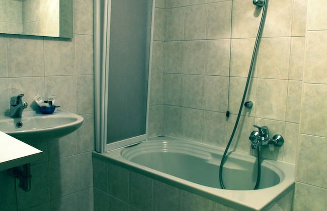 De La Tour - Photo 23