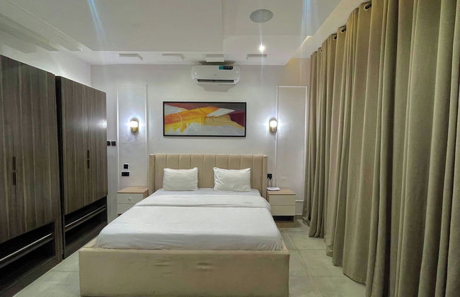 The Azaria Hotel & Apartment - Photo 17