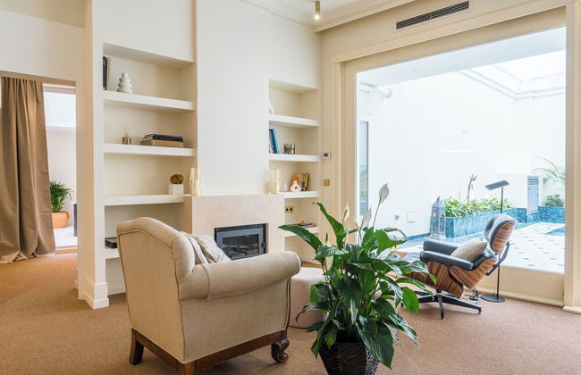 Luxurious Apartment with Patio and Pool - Foto 14