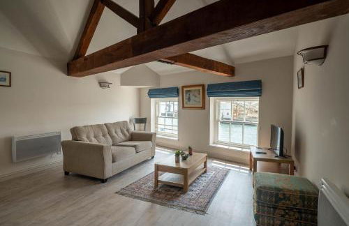 The Old Custom House - Photo 15