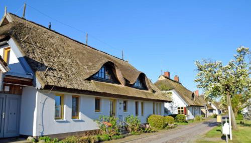 Ferienwohnungen im Fischerdorf und unterm Reetdach - Foto 2