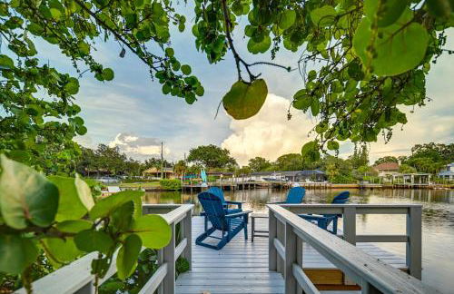Pet-Friendly Waterfront Home - 2 Mi to Beach! - Foto 10