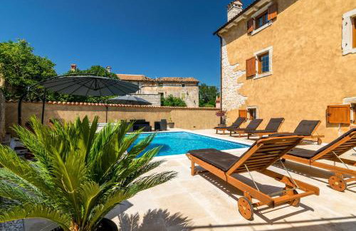 Villa Sagri - heated pool - Photo 2