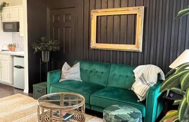 Couples Condo Retreat Overlooking Golf Course - Foto 9