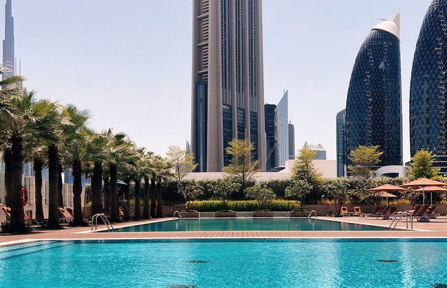 Luxe and Modern Duplex in Difc - Photo 17