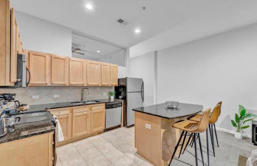 Stylish Condo • Walk to Theaters • Parking - Foto 10