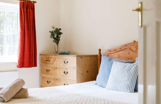 Charming Beach Getaway - Spacious 4BR Sunny Garden - Foto 24