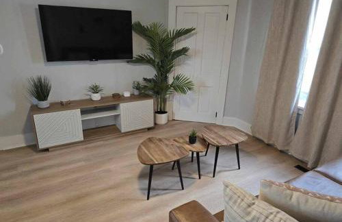 Whole house in Walker's Point + Parking + A/C - Foto 12