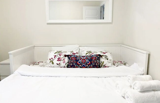 Brand New Walk Out Bsmt Apt Near Beach - Foto 3