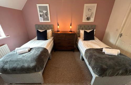 6 Bed, Sleeps 14, En-suites & Parking - Foto 28